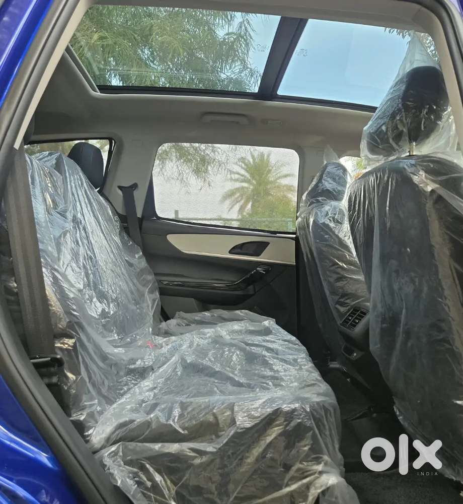 Mahindra XUV700 Diesel 2025,just 10000 kilometers driven
