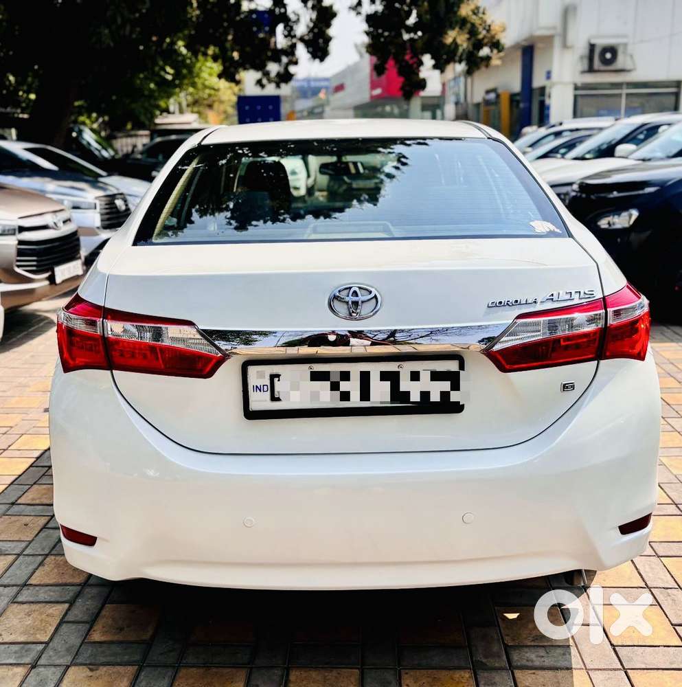 Toyota Corolla Altis Facelift, 2014, Petrol