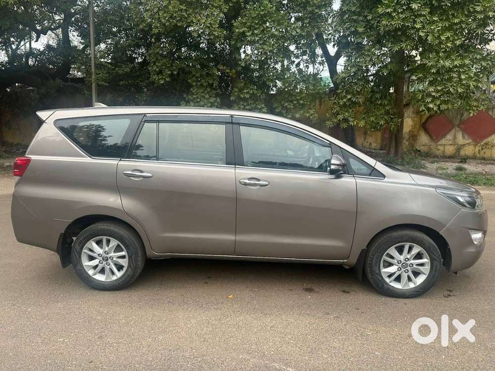 Toyota Innova Crysta 2.4 V, 2017, Diesel