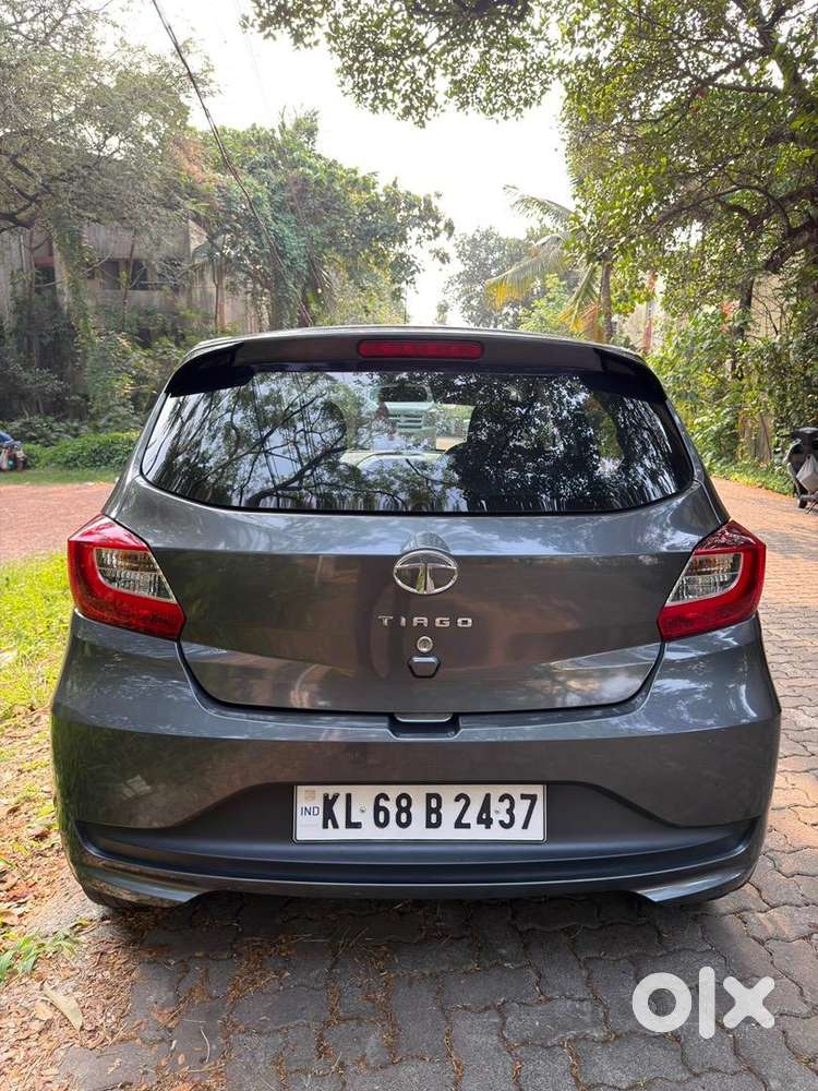 Tata Tiago 2022 Petrol 420000 Km Driven