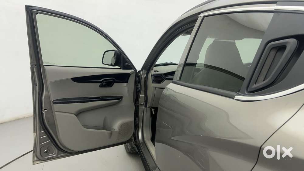 Mahindra Kuv 100 2016-2017 Mfalcon D75 K4, 2016, Diesel