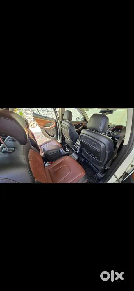 Hyuandai Alcazar Plantinum O 6 Seater Automatic