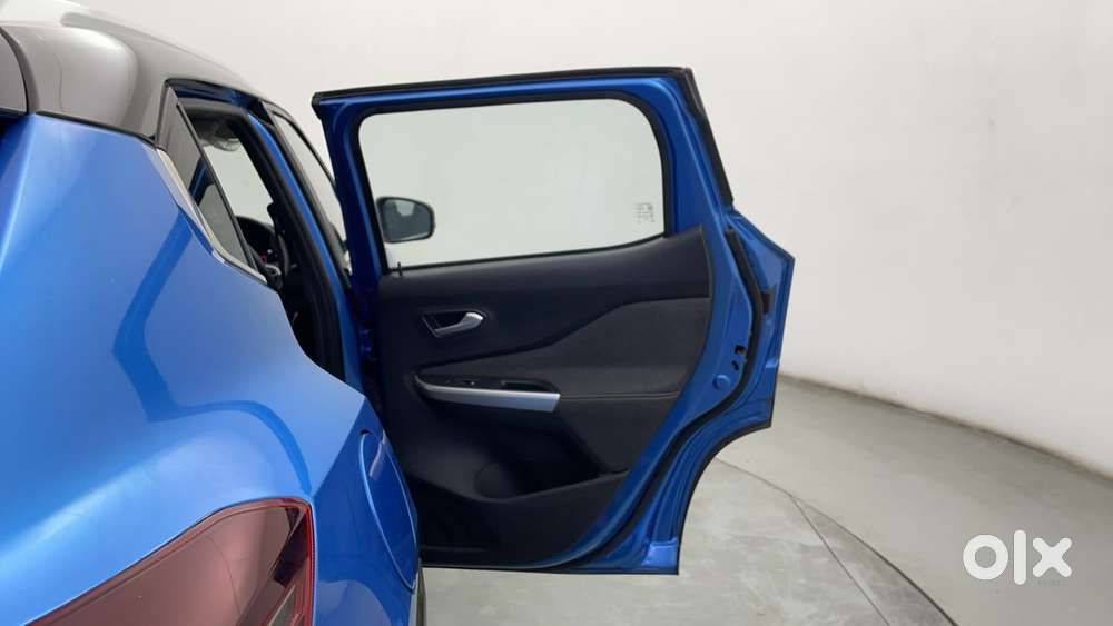 Nissan Magnite 1.0 Xv Premium Dual Tone, 2024, Petrol