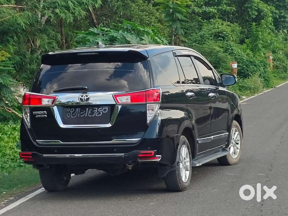 Toyota Innova Crysta [2020-ongoing] 2.4 Gx At 8 Str, 2024
