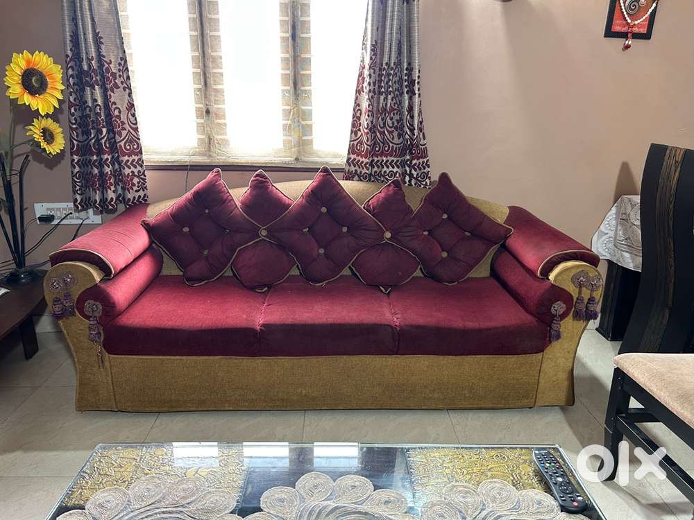 Dulhan sofa 5 seater with cushion