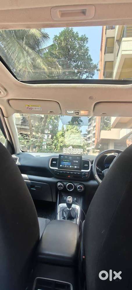 Hyundai Venue 2020 Petrol Well Maintained