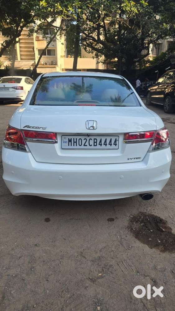 Honda Accord 2.4 Elegance Manual, 2011, Petrol