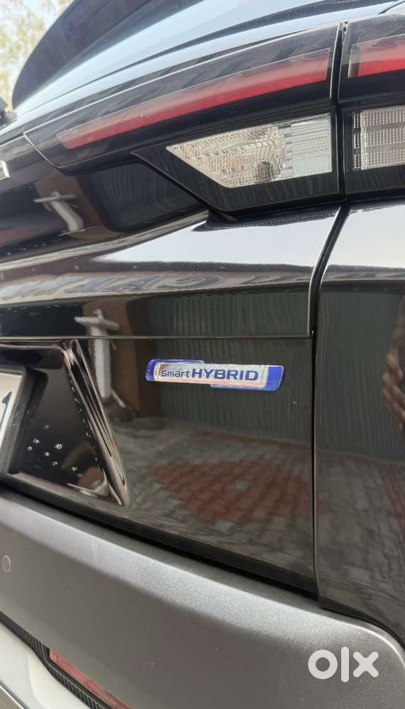 Maruti Suzuki Brezza 1.5 Zxi At Smart Hybrid, 2024, Petrol