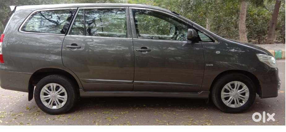 Toyota Innova 2012 Car