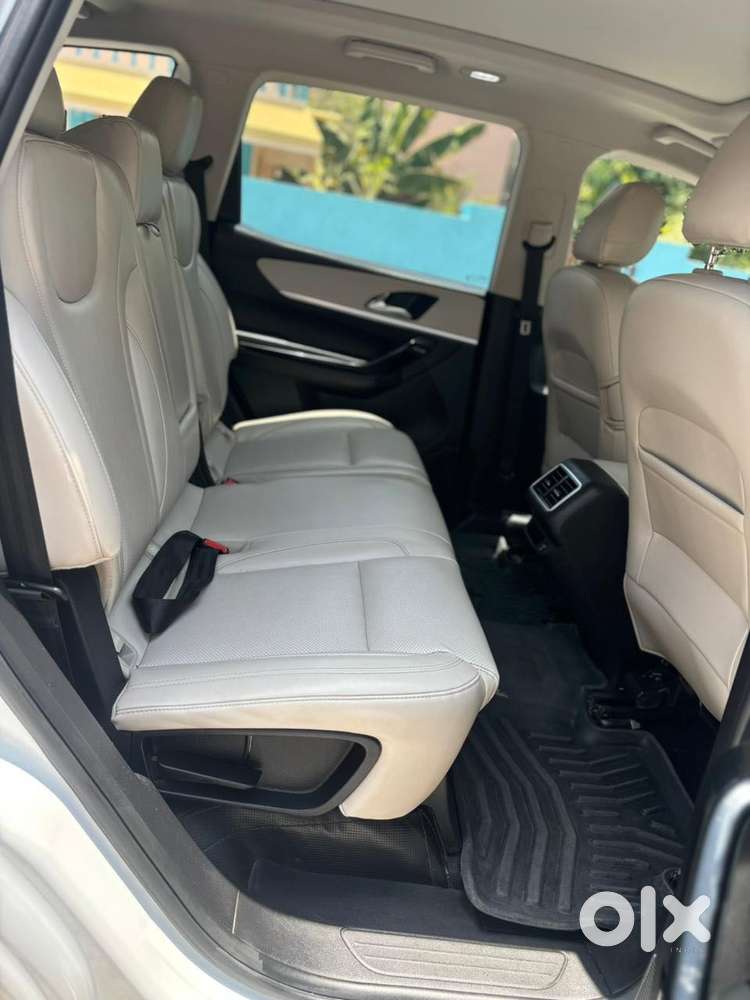 Mahindra Xuv700 2.2 Ax 7 Diesel Mt Luxury Pack Str, 2023, Diesel