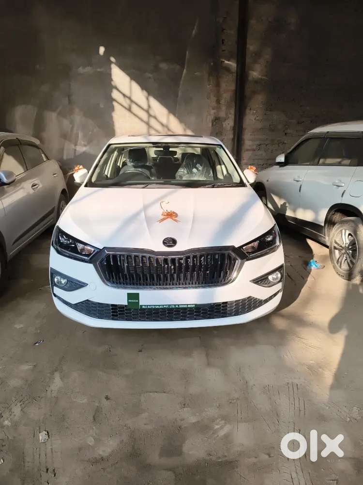 Skoda Slavia 2025 Petrol Well Maintained