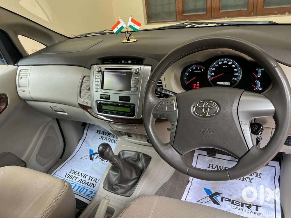 Innova V 7 Seater 3rd Owner