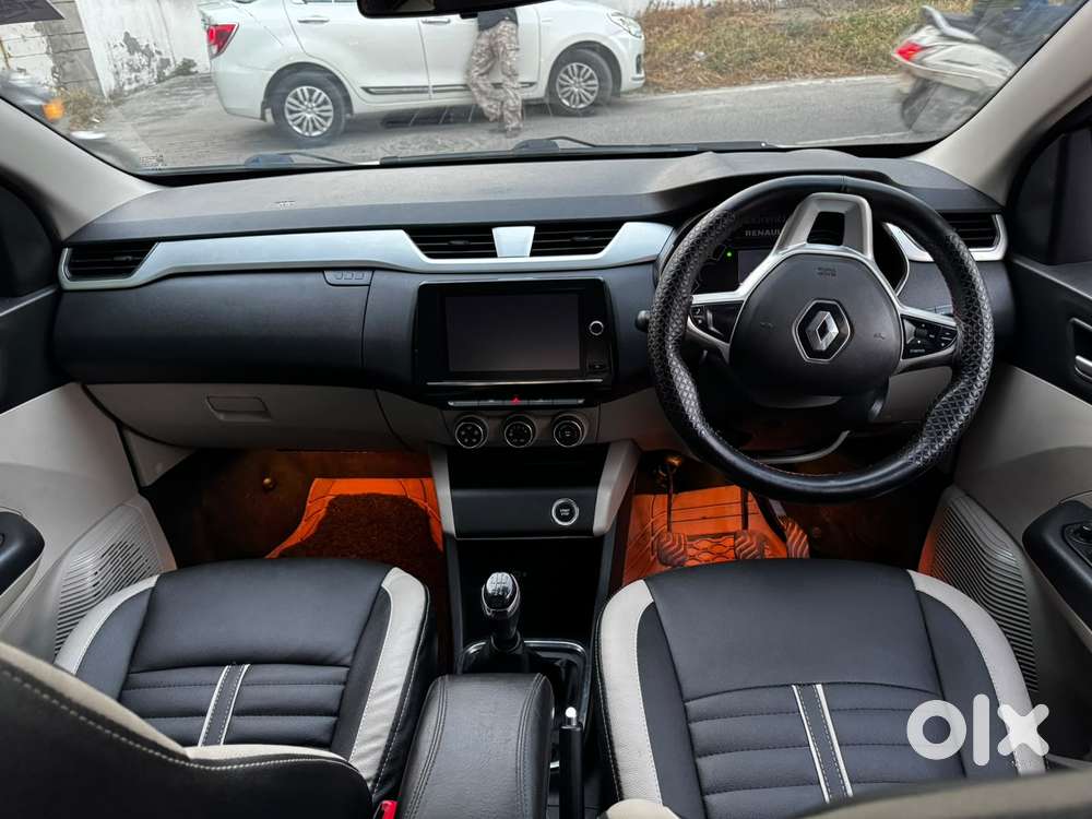 Renault Triber Rxz, 2022, Petrol