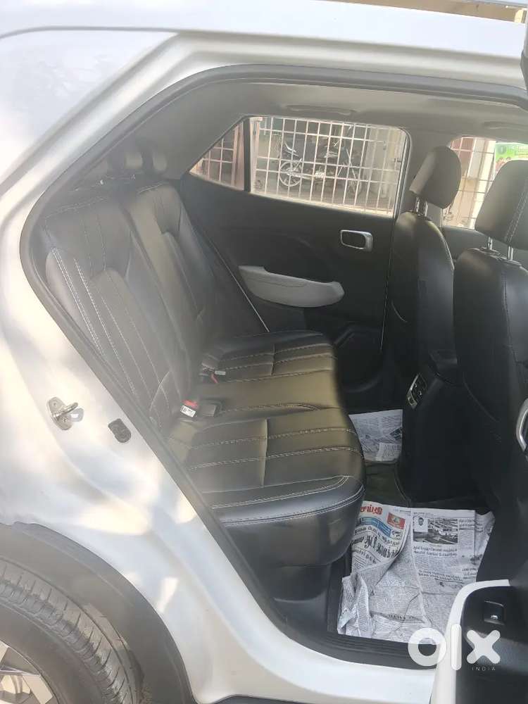 Hyundai Venue 2024 Petrol 10000 Km Driven