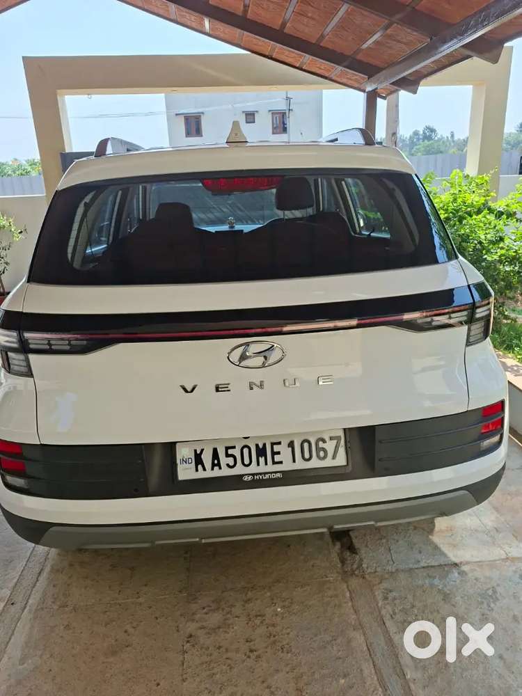 Hyundai New Venue 1 Petrol 3367 Km Driven