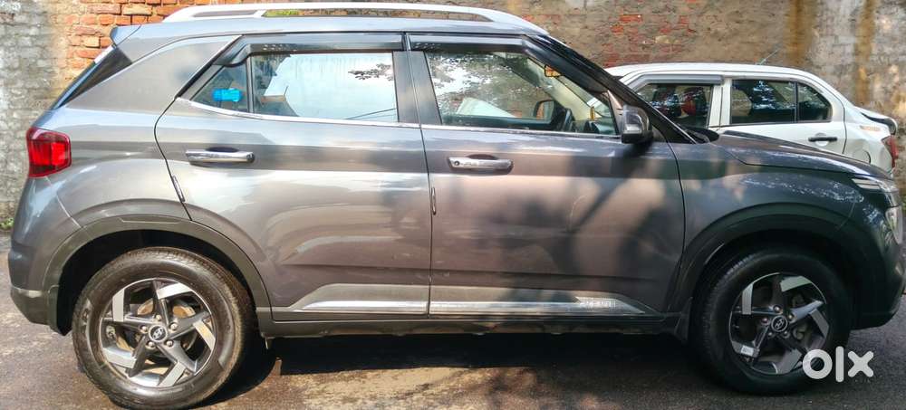 Hyundai Venue Sx (o) Mt 1.5 Diesel, 2022, Diesel