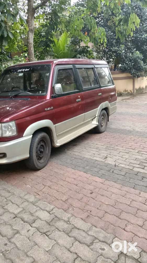 Toyota Qualis 2002 Diesel 195000 Km Driven