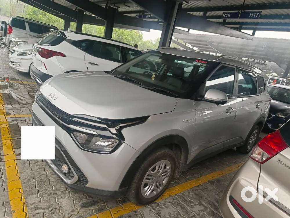Kia Carens 2024 Petrol Well Maintained