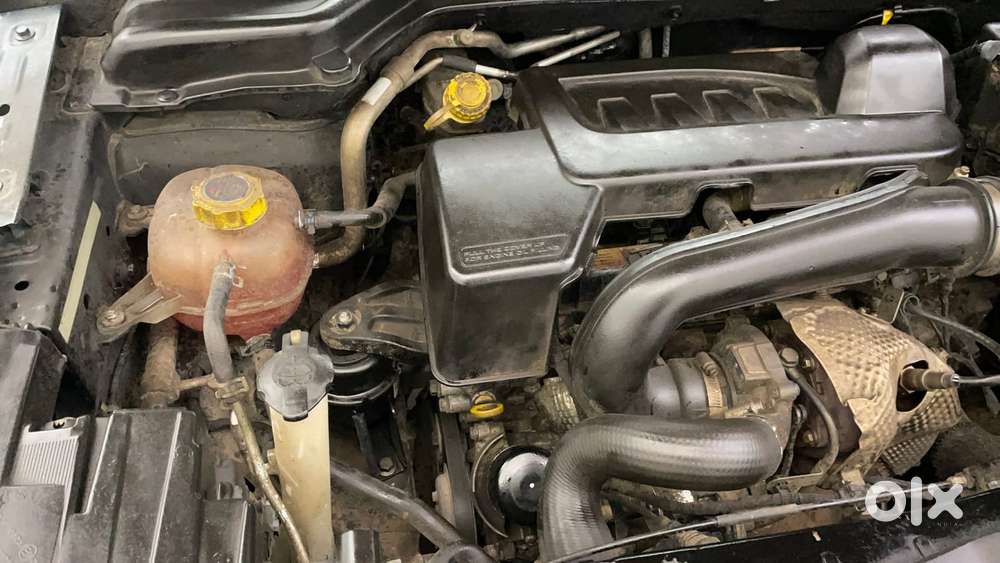 Mahindra Xuv300 W8 (o) 1.5 Diesel Amt, 2022, Diesel