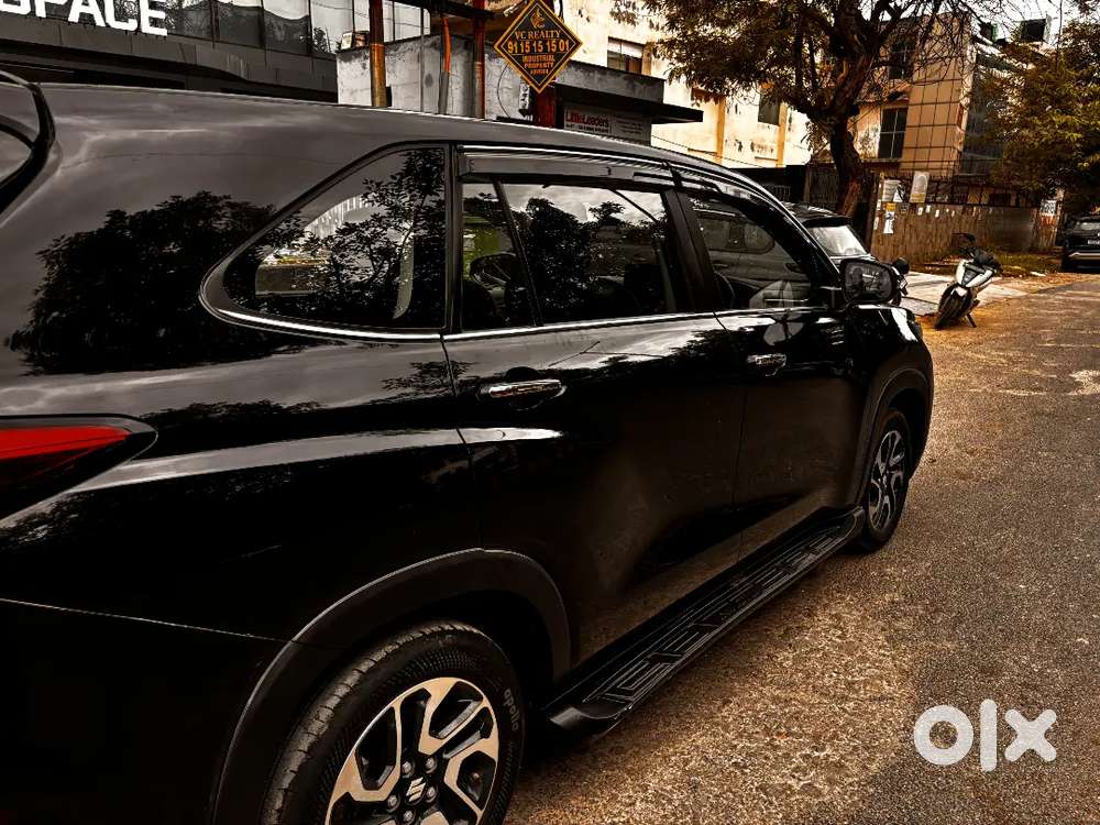 Maruti Suzuki Invicto Alpha 2025