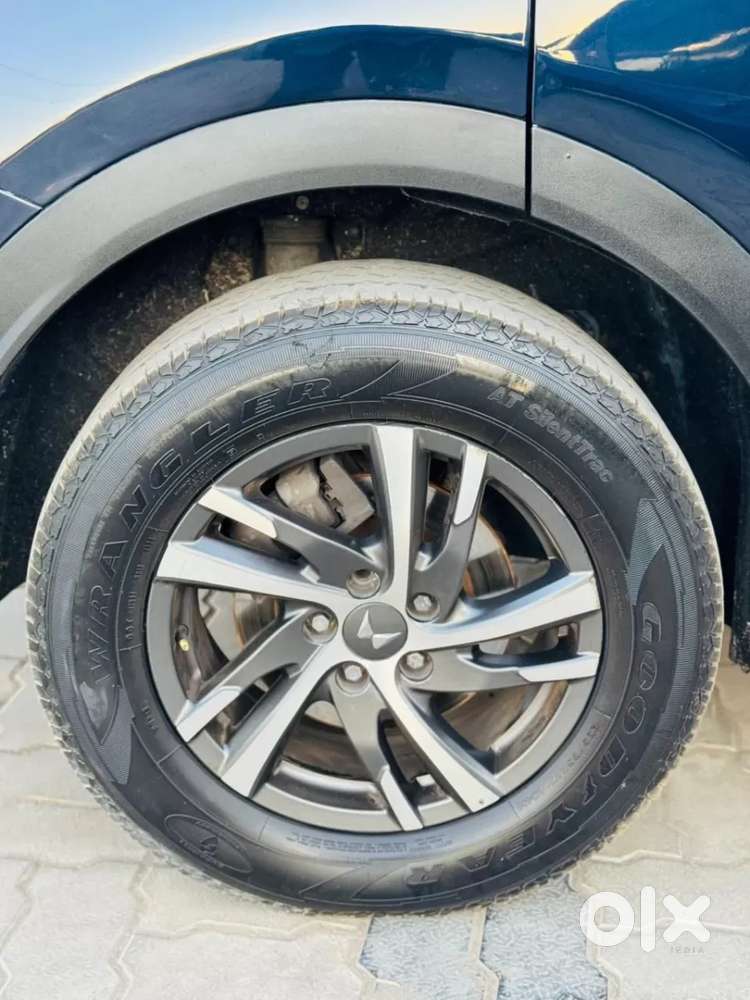 Mahindra Xuv700 2.2 Ax 5 Diesel At 7 Str, 2022, Diesel