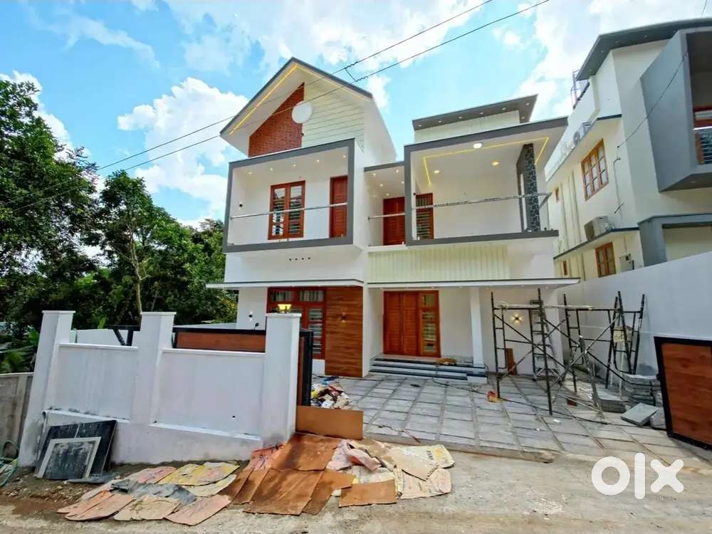 4 BHK HOUSE FOR SALE KAZHAKUTTAM POTHENCODE