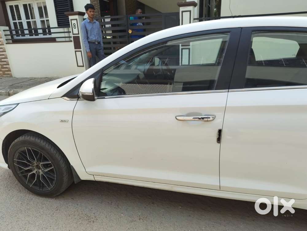 Hyundai Verna Sx 1.5 Petrol Ivt, 2022, Petrol