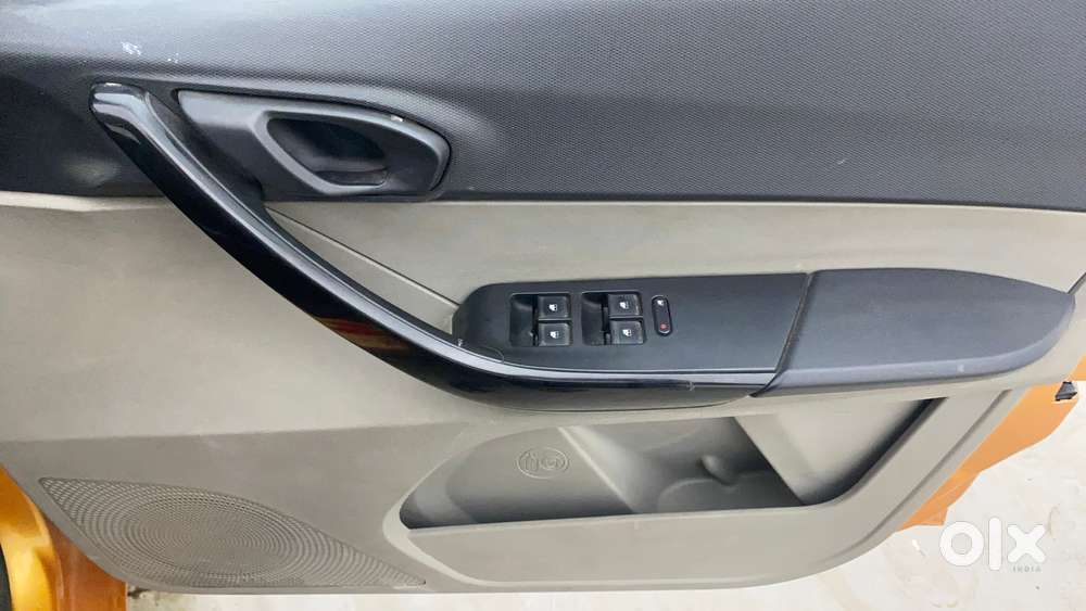 Tata Tiago 1.2 Revotron Xta, 2017, Petrol