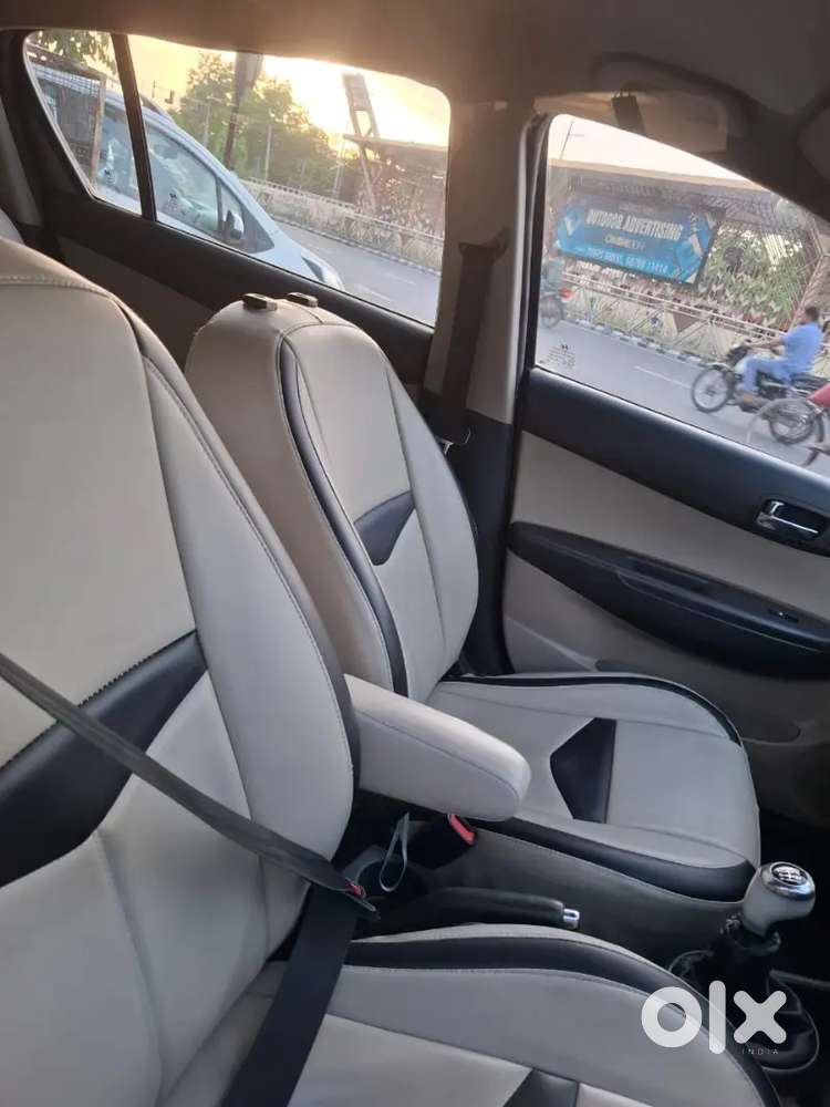 Hyundai I20 2014 Diesel 100000 Km Driven