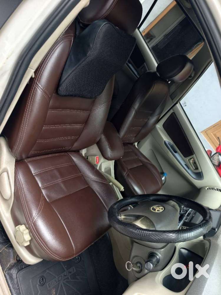 Toyota Innova 2.5 G (diesel) 8 Seater, 2013, Petrol