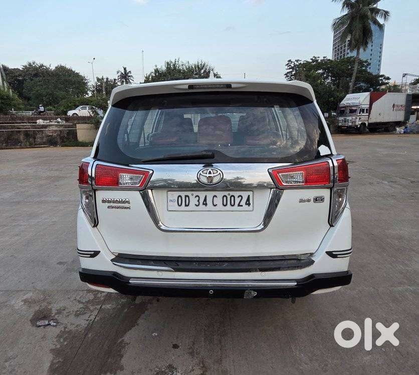 Toyota Innova Crysta G 8 Str, 2017, Diesel