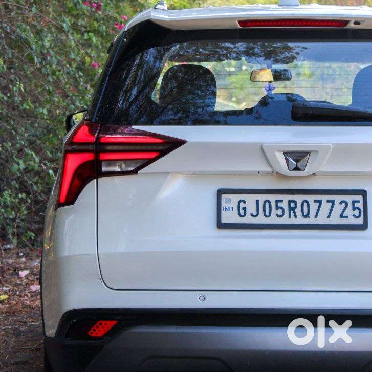 Mahindra Xuv700 2.0 Ax 5 Petrol Mt Str, 2022, Petrol