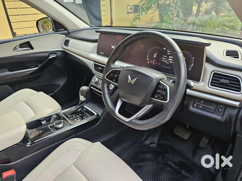 Mahindra Xuv700 2.2 Ax 7 Diesel At Luxury Pack Str, 2024, Diesel