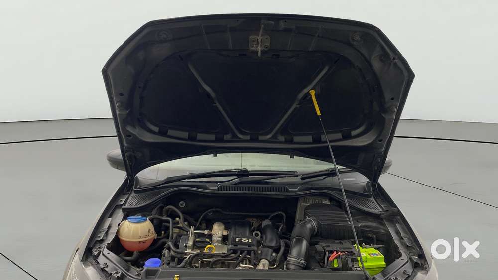 Volkswagen Vento 1.2 Highline Plus At 16 Alloy, 2016, Petrol