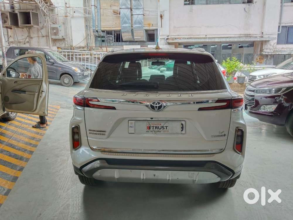 Toyota Urban Cruiser Hyryder 7 Seater V At Awd, 2023, Petrol