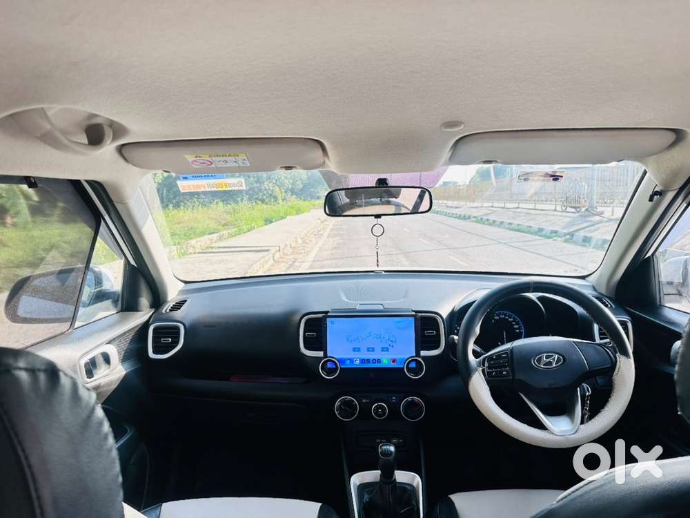 Hyundai Venue Petrol 2022