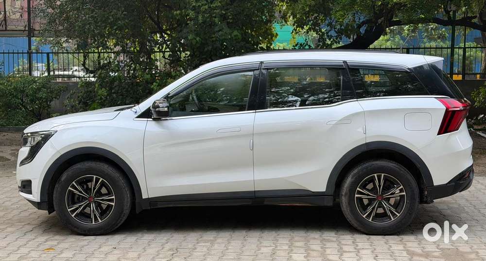 Mahindra Xuv700 Mx Petrol Mt 5 Str (e), 2022, Petrol