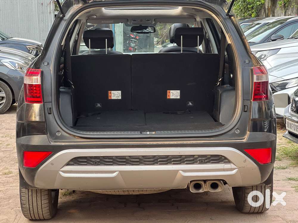 Hyundai Alcazar 2.0 Signature (o) Petrol At 6 Str Dual Tone, 2021, P..