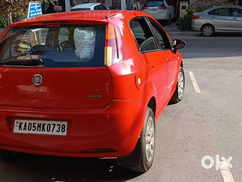 Fiat Grand Punto Emotion Top End( 1.3 Variant ) Diesel Model 2011
