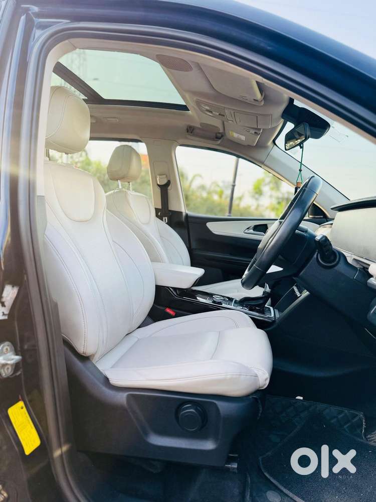 Mahindra Xuv700 Ax7 Luxury Pack Awd, 2022, Diesel
