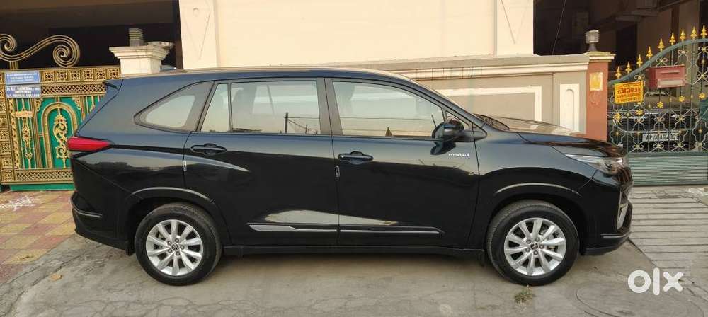 Toyota Innova Hycross 2.0 Vx Hybrid 7 Str, 2023, Petrol