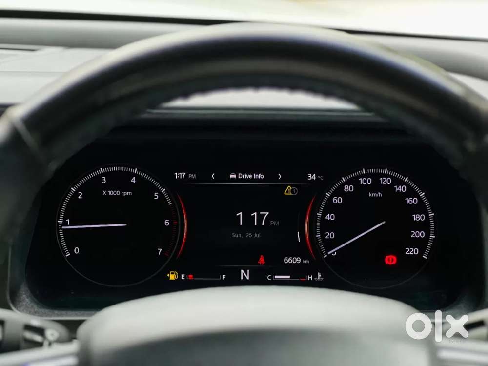 Mahindra Xuv700, 2025, Petrol