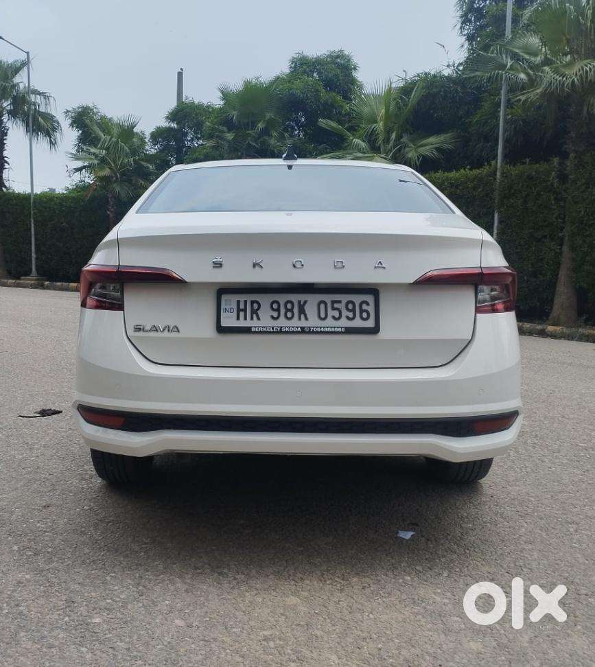 Skoda Slavia 1.0 Ambition Tsi, 2023, Petrol