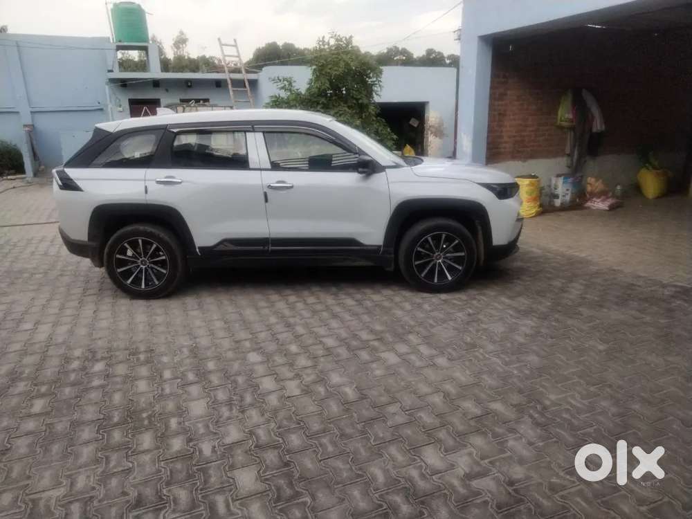 Maruti Suzuki Victoris Lxi2026