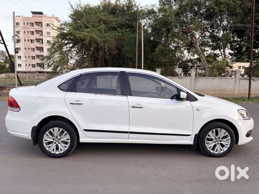 Volkswagen Vento 1.2 Tsi Highline Plus At, 2014, Petrol