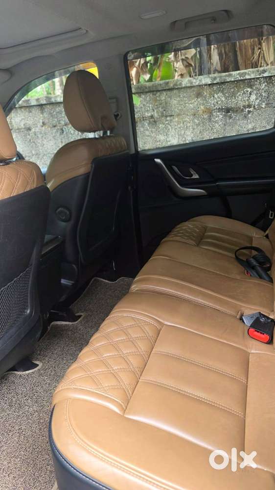 2019 Mahindra Xuv500 W11 At – Top-of-the-line Model  Kochi
