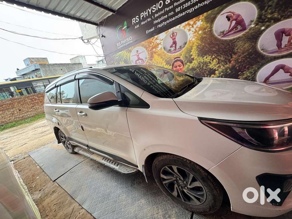 2022 Toyota Innova Crysta