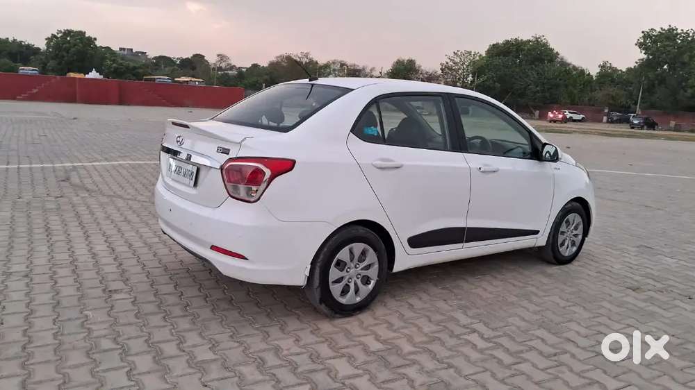 Hyundai Xcent 2017 Petrol Well Maintained Cng 1 Mont Hue H Lgway Abhi