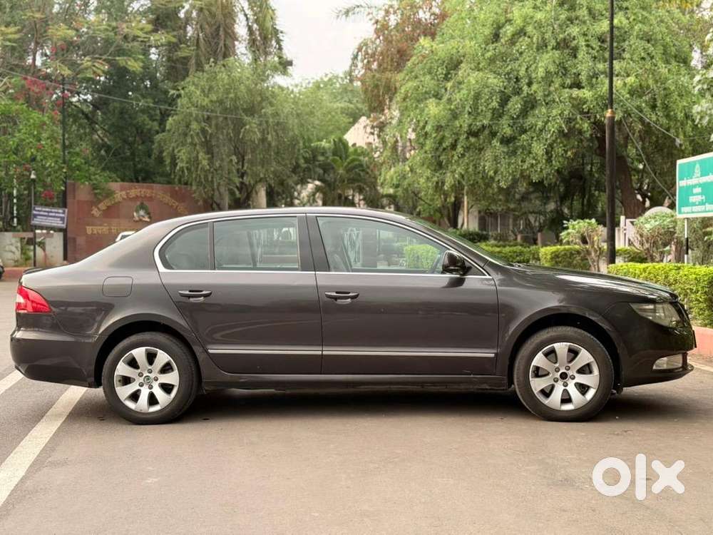 Skoda Superb 2012 Petrol 65000 Km Driven