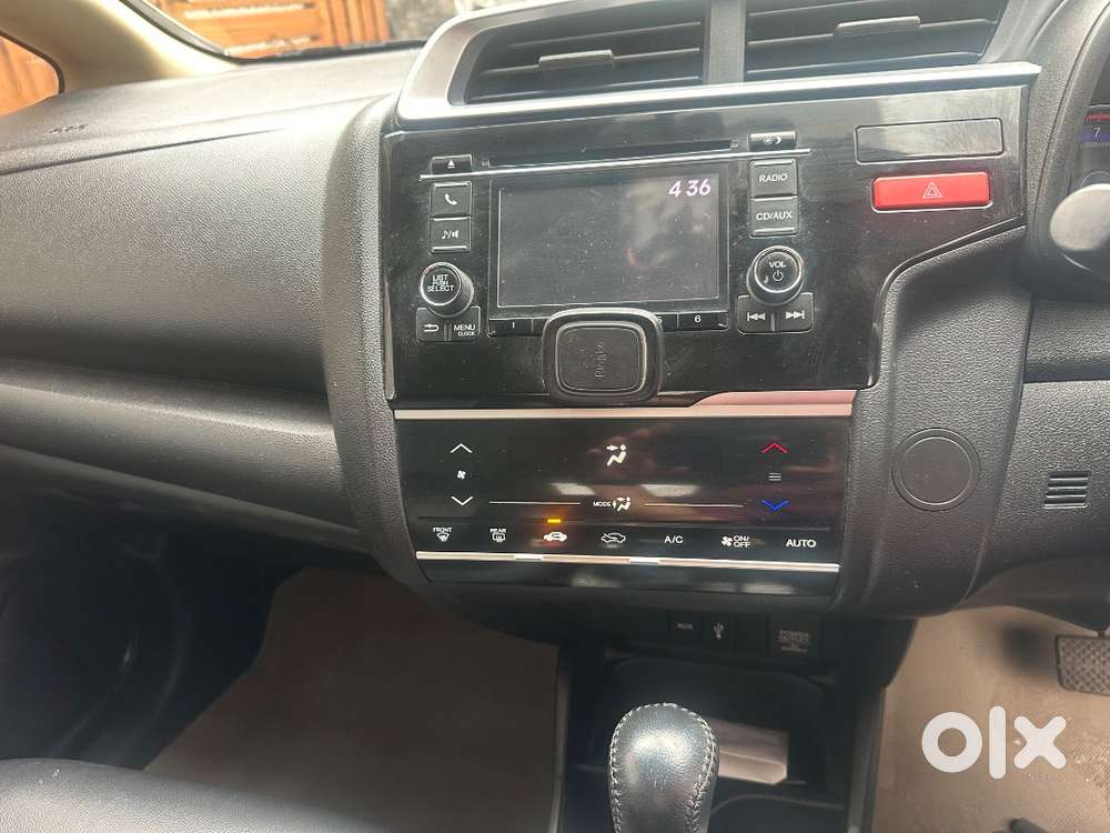 Honda Jazz 1.2v Cvt(i Vtec) Single Hand Driven Car With Less Milage.